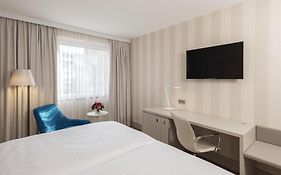 Nh Vienna Airport Conference Center Otel